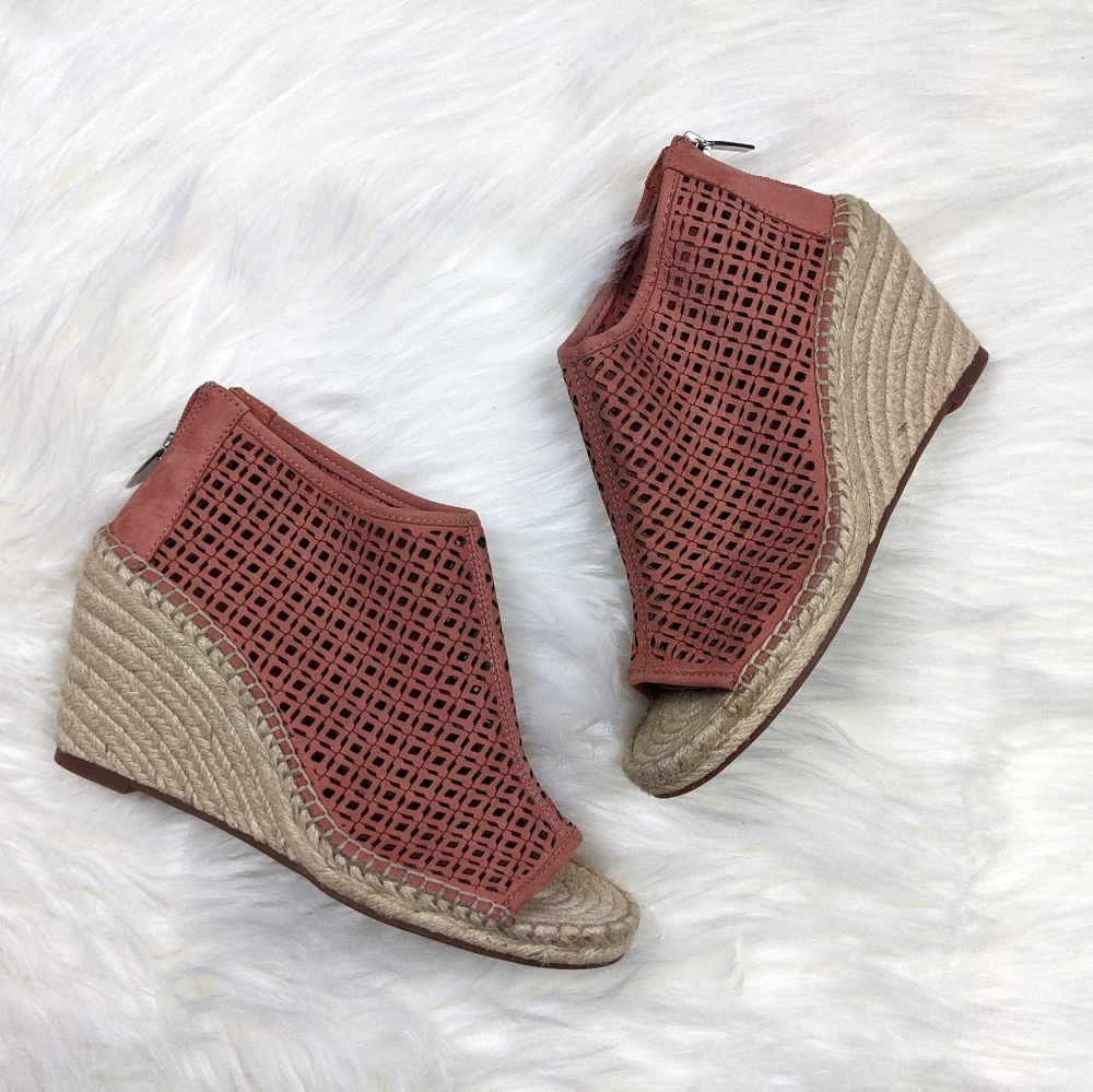 Vince camuto- Lereena Leather Bootie